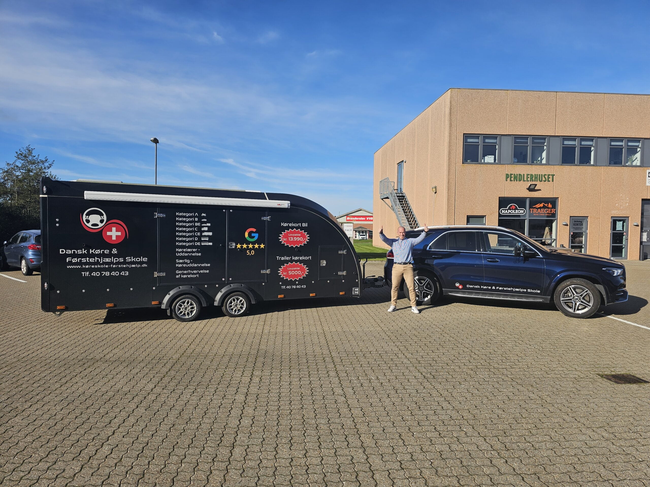 Bilen du tager kørekort i er en Mercedes GLC